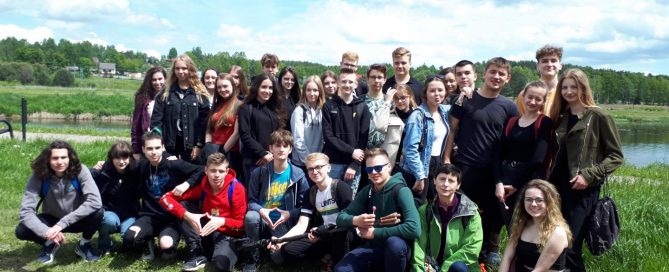 Klasa 2b na rajdzie w Wąchocku