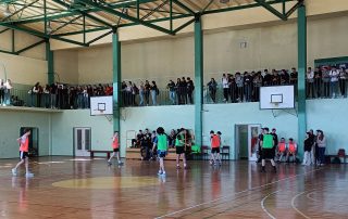 MIĘDZYKLASOWY TURNIEJ W HALOWĄ PIŁKĘ NOŻNĄ