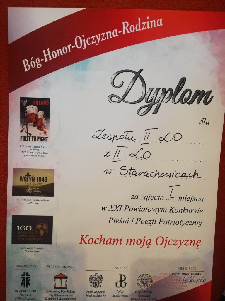 Dyplom dla uczennic Staszica w XXI Powiatowym Konkursie Pieśni i Poezji Patriotycznej "Kocham moją Ojczyznę"