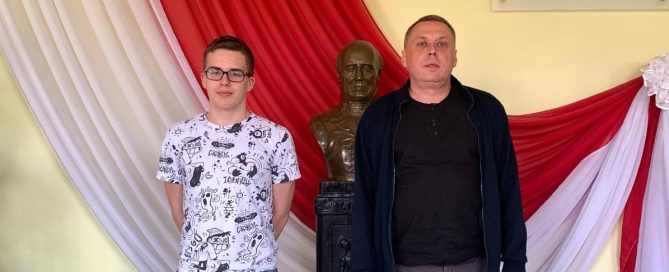 Igor Kuśnierek z opiekunem, p. Tomaszem Erbelem